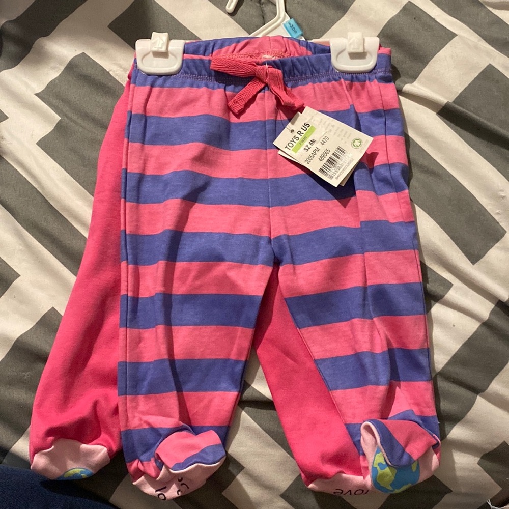 Two pack of pants organic material
